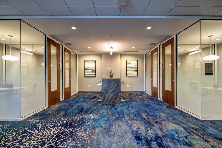 Business Center 53 of 61